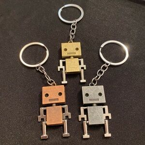 Robot keychain/bag charm is cute and edgy
